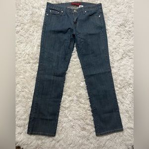 Levi’s Vintage Straight 562 size 12s